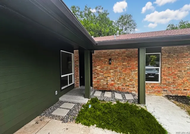 Photo 2 of Single family home for sale at 4219 Big Meadows St, San Antonio, TX 78230 | MLS# 1997336 | Listing updated on 2026-08-03