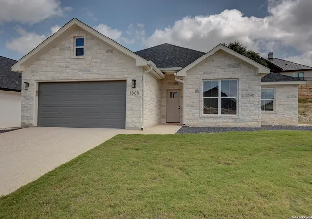 Homes for sale in Kerrville, TX | 1808 Chateau Ln N, Kerrville, TX 78028 | MLS# 1997346