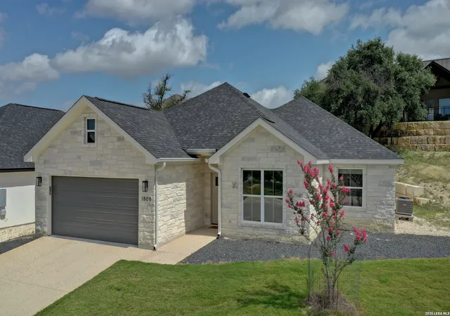 Homes for sale in Kerrville, TX | 1808 Chateau Ln N, Kerrville, TX 78028 | MLS# 1997346