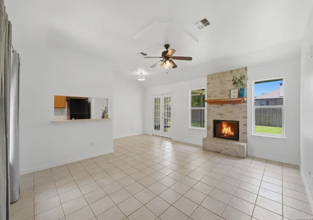 Photo 3 of Sale Pending at 1615 Sunshine Peak, New Braunfels, TX 78130 | MLS# 1997363 | Listing updated on 2026-10-11