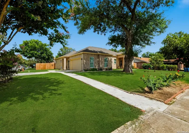 Photo 2 of Sale Pending at 12730 El Sendero St, San Antonio, TX 78233 | MLS# 1997372 | Listing updated on 2026-08-06