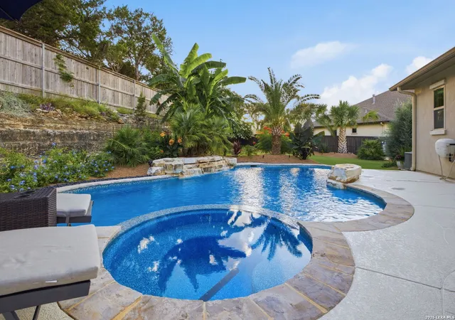 Photo 2 of Sale Pending at 18219 Abingdon Pl, San Antonio, TX 78257 | MLS# 1997373 | Listing updated on 2026-08-27
