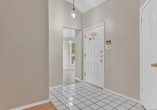 Photo 3 of Sale Pending at 6635 Shady Bend Dr, San Antonio, TX 78256 | MLS# 1997392 | Listing updated on 2026-09-19