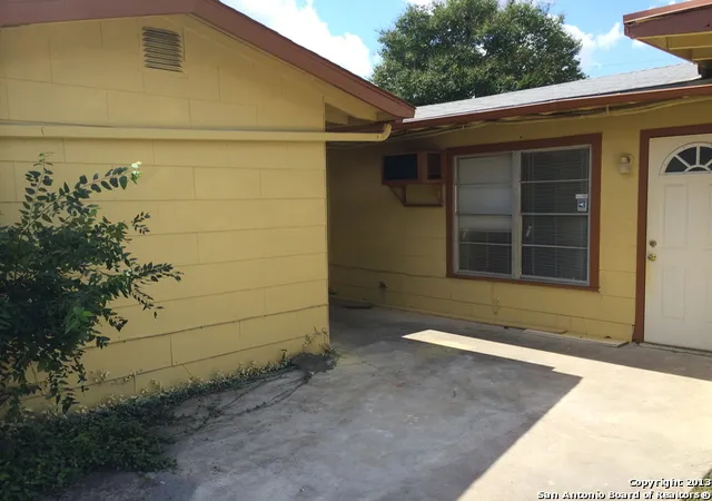 Photo 3 of Single family home for sale at 2139 Babs Dr, San Antonio, TX 78213 | MLS# 1997433 | Listing updated on 2026-08-04