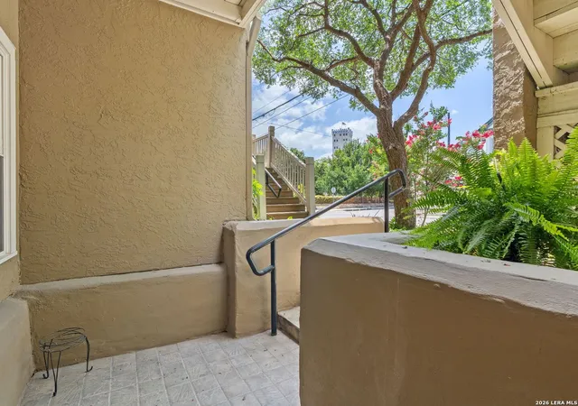 4th image of 400 E Guenther Street #1102, San Antonio, TX 78210 | MLS# 1997439