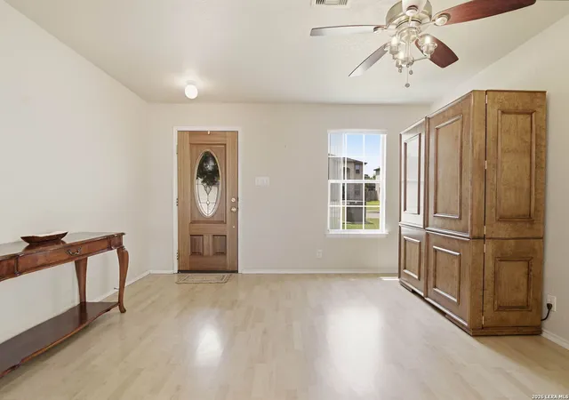 Photo 4 of Sale Pending at 6511 Falcons Hts, San Antonio, TX 78233 | MLS# 1997479 | Listing updated on 2026-08-01