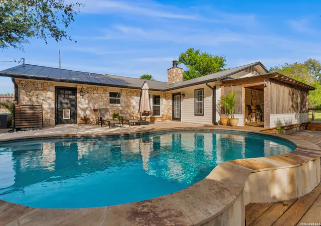 Photo 1 of Single family home for sale at 105 Jacob Dr, Boerne, TX 78006 | MLS# 1997480 | Listing updated on 2026-10-07