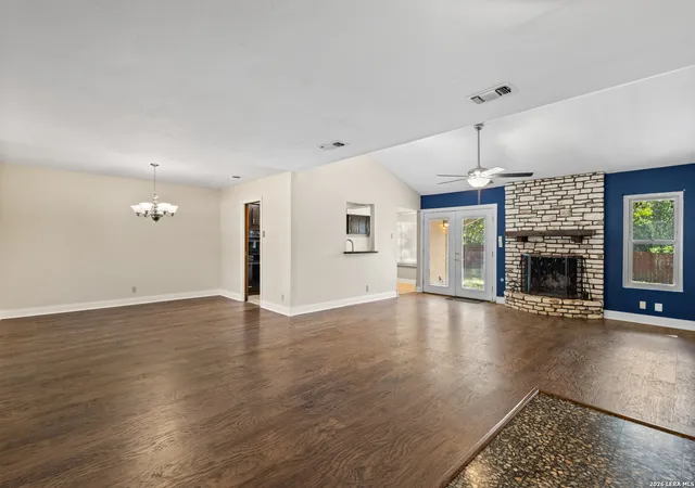 4th image of 506 Cordoba Dr, Universal City, TX 78148 | MLS# 1997508