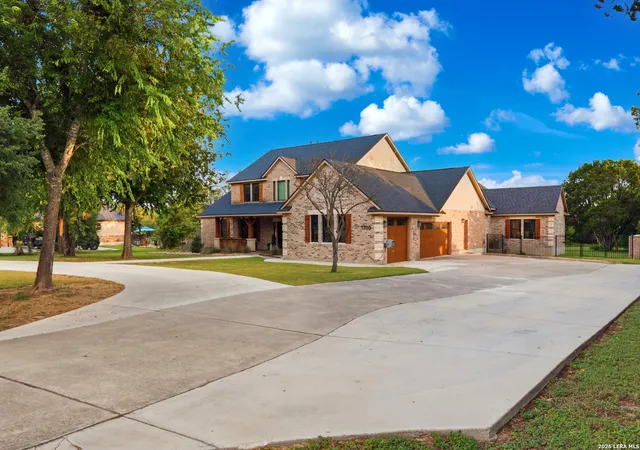 Photo 3 of Single family home for sale at 1709 Havenwood Blvd, New Braunfels, TX 78132 | MLS# 1997534 | Listing updated on 2026-10-07