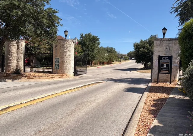 Photo 2 of Single family home for sale at 26120 Starling Hl, San Antonio, TX 78260 | MLS# 1997588 | Listing updated on 2026-09-12