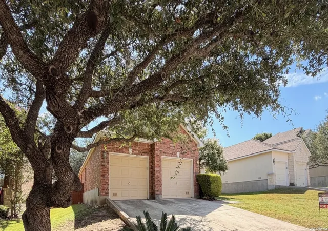 Photo 3 of Single family home for sale at 26120 Starling Hl, San Antonio, TX 78260 | MLS# 1997588 | Listing updated on 2026-09-12