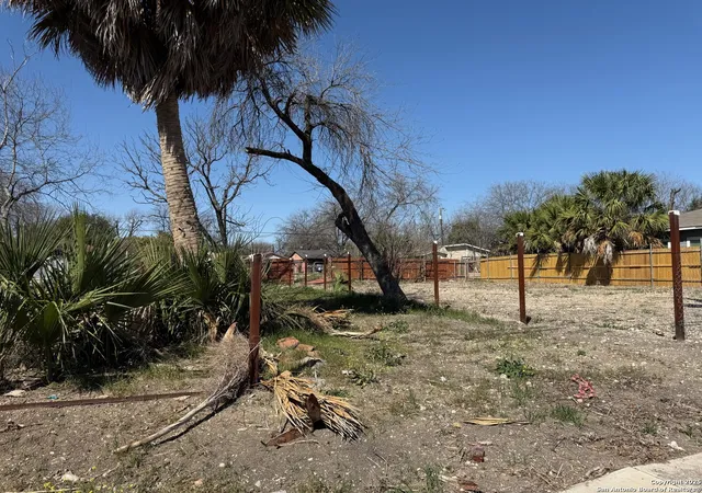 3rd image of 831 S San Eduardo Ave, San Antonio, TX 78237 | MLS# 1997597