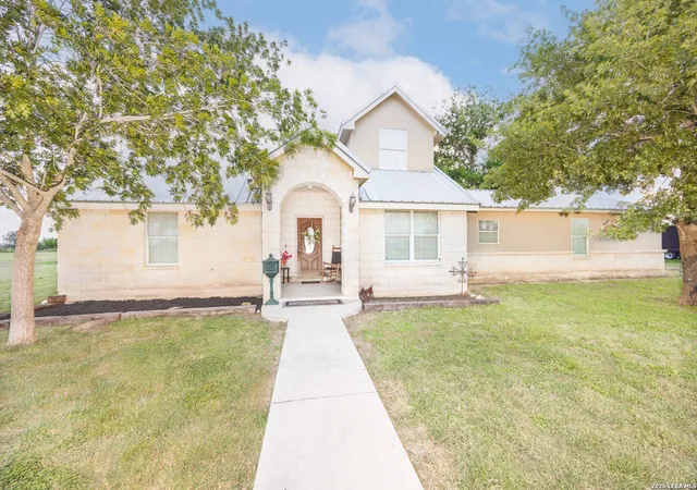 Homes for sale in Hondo, TX | 1466 County Road 456, Hondo, TX 78861 | MLS# 1997607