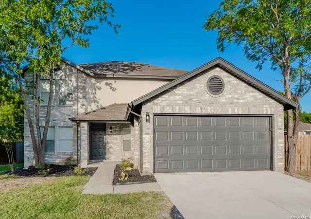 Photo 1 of Single family home for sale at 1041 Rolling Path, New Braunfels, TX 78130 | MLS# 1997632 | Listing updated on 2026-09-10