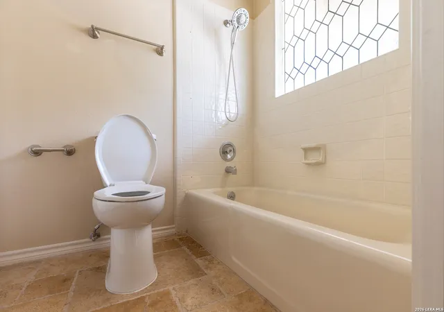 46th image of 6 Cottesmore Ct, San Antonio, TX 78218 | MLS# 1997640