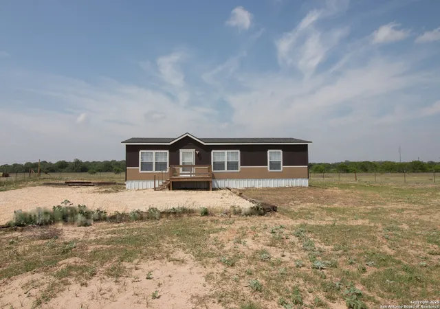 Homes for sale in Floresville, TX | 254 County Road 406, Floresville, TX 78114 | MLS# 1997668