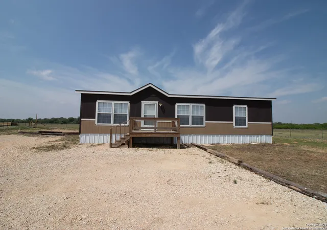 Homes for sale in Floresville, TX | 254 County Road 406, Floresville, TX 78114 | MLS# 1997668