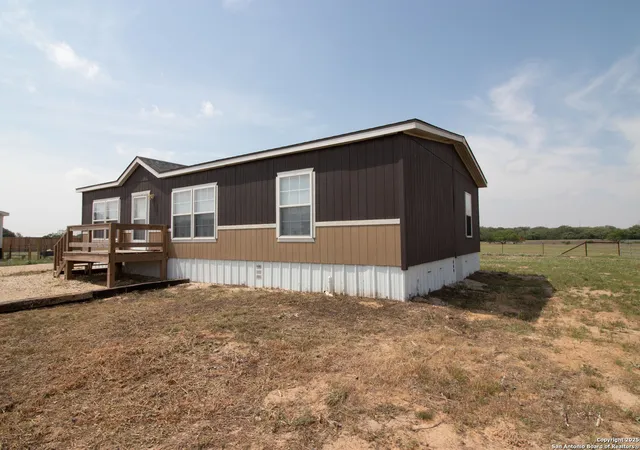 Homes for sale in Floresville, TX | 254 County Road 406, Floresville, TX 78114 | MLS# 1997668