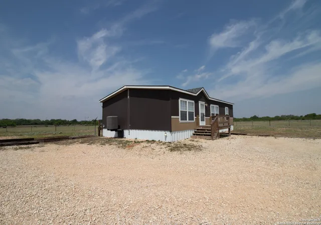 Homes for sale in Floresville, TX | 254 County Road 406, Floresville, TX 78114 | MLS# 1997668