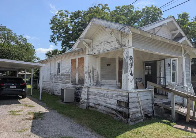 Homes for sale in San Antonio, TX | 914 E Grayson St, San Antonio, TX 78208 | MLS# 1997673