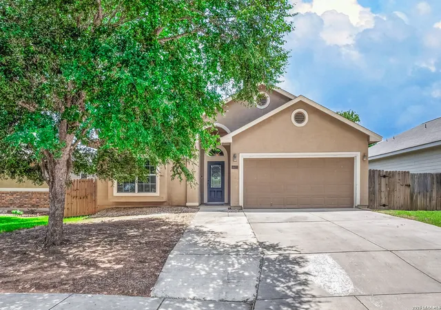 Photo 3 of Single family home for sale at 14411 Corral Ct, Elmendorf, TX 78112 | MLS# 1997725 | Listing updated on 2026-10-05