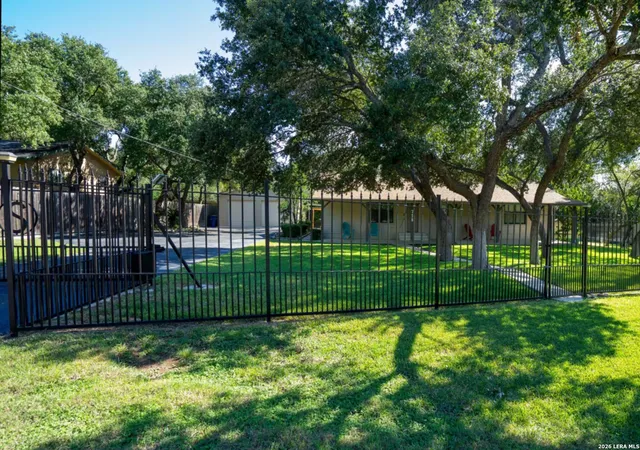 Photo 1 of Single family home for sale at 718 Eastview Dr, Canyon Lake, TX 78133 | MLS# 1997751 | Listing updated on 2026-07-16