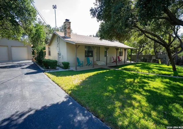 Photo 3 of Single family home for sale at 718 Eastview Dr, Canyon Lake, TX 78133 | MLS# 1997751 | Listing updated on 2026-07-16