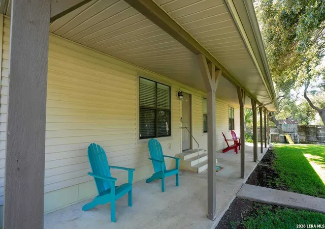 Photo 3 of Single family home for sale at 718 Eastview Dr, Canyon Lake, TX 78133 | MLS# 1997751 | Listing updated on 2026-07-16