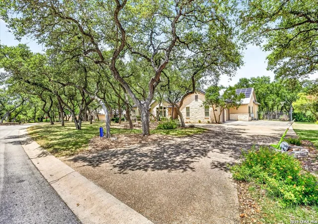 Photo 3 of Single family home for sale at 22008 Senna Hills Dr, San Antonio, TX 78266 | MLS# 1997855 | Listing updated on 2026-08-31