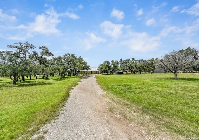 4th image of 104 Sendero Arbolado, Wimberley, TX 78676 | MLS# 1997859