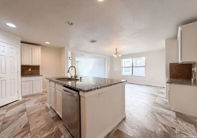 2nd image of 5923 Cielo Rnch, San Antonio, TX 78218 | MLS# 1997911