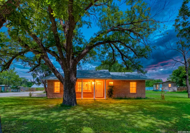 1st image of 300 S Farrar, Uvalde, TX 78801 | MLS# 1997951