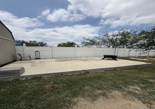 14th image of 209 Santa Fe Trl, Eagle Pass, TX 78852 | MLS# 1997985