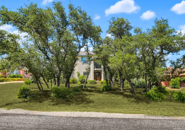 Photo 2 of Single family home for sale at 511 Oracle Dr, San Antonio, TX 78260 | MLS# 1998007 | Listing updated on 2026-08-18
