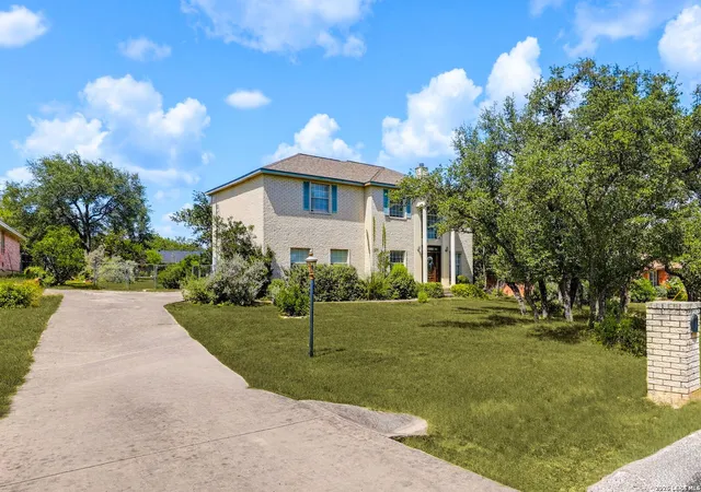 Photo 3 of Single family home for sale at 511 Oracle Dr, San Antonio, TX 78260 | MLS# 1998007 | Listing updated on 2026-08-18