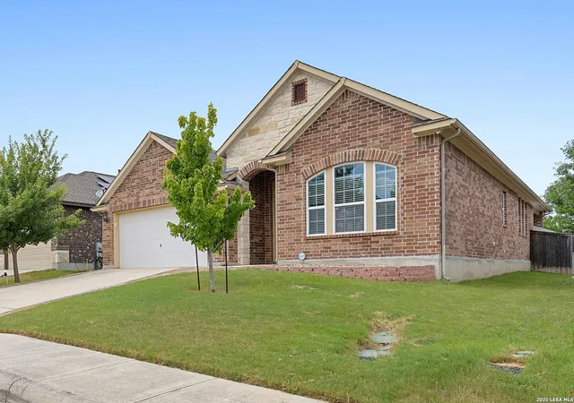 Photo 3 of Sale Pending at 25756 Two Spgs, San Antonio, TX 78255 | MLS# 1998018 | Listing updated on 2026-08-06