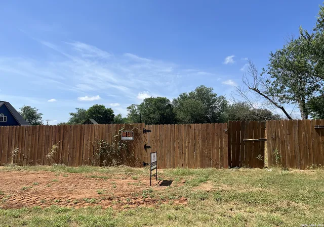 2nd image of 00 S Pecan, Pearsall, TX 78061 | MLS# 1998031