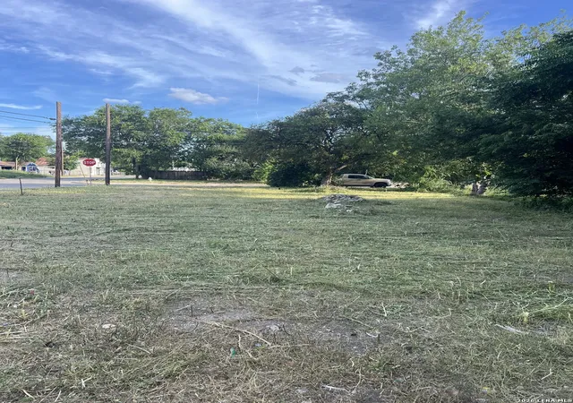 Photo 3 of Land for sale at 825 S Mittman St, San Antonio, TX 78203 | MLS# 1998037 | Listing updated on 2026-09-08