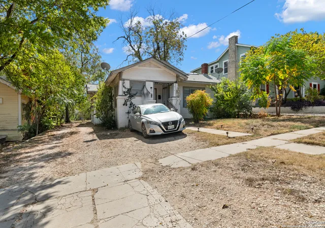 3rd image of 814 W Magnolia, San Antonio, TX 78212 | MLS# 1998064