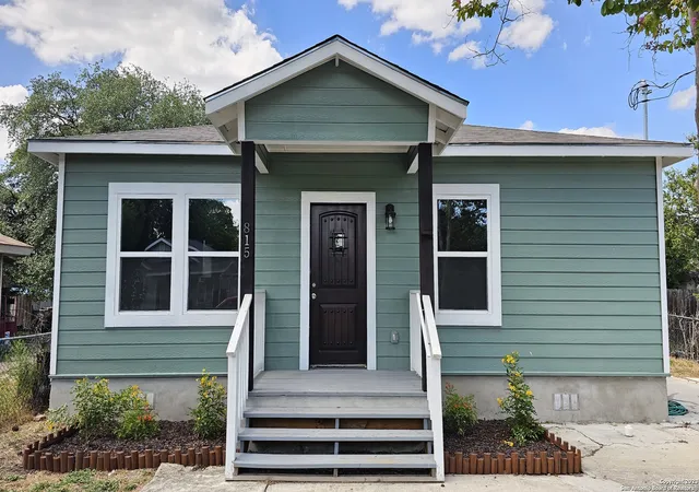 Photo 2 of Single family home for sale at 815 Waverly Ave, San Antonio, TX 78201 | MLS# 1998071 | Listing updated on 2026-07-18