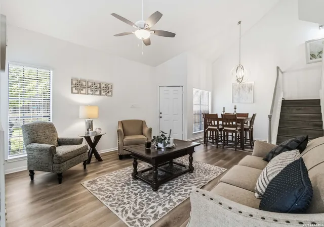 Listing Photo 5 - Condo for sale in building located at 78 Chapel Hl Cir, San Antonio, TX 78240 - Unit #78