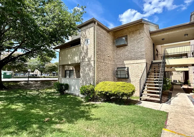 2nd image of 11843 Braesview #315, San Antonio, TX 78213 | MLS# 1998124