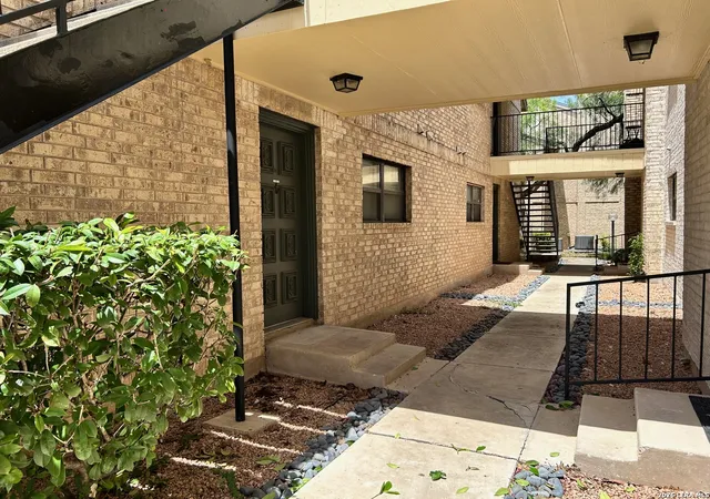 5th image of 11843 Braesview #315, San Antonio, TX 78213 | MLS# 1998124