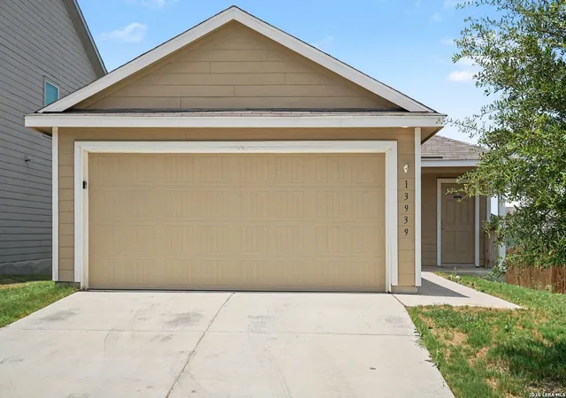 Photo 2 of Sale Pending at 13939 Bull Cv, San Antonio, TX 78252 | MLS# 1998192 | Listing updated on 2026-09-12