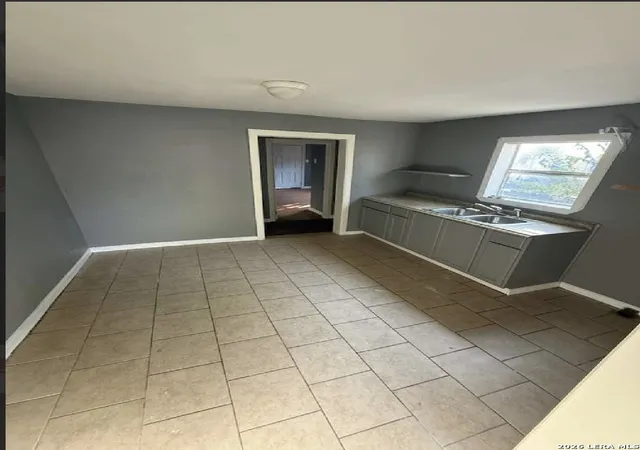 5th image of 2210 Martin Luther King Dr, San Antonio, TX 78203 | MLS# 1998196