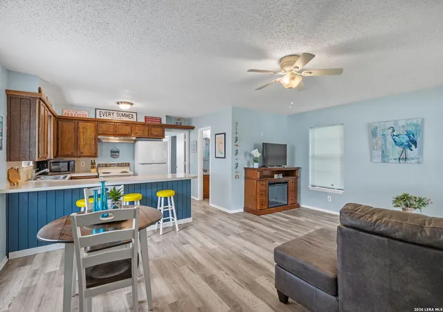 2nd image of 806 Clen Oak Pkwy, Burnet, TX 78611 | MLS# 1998225