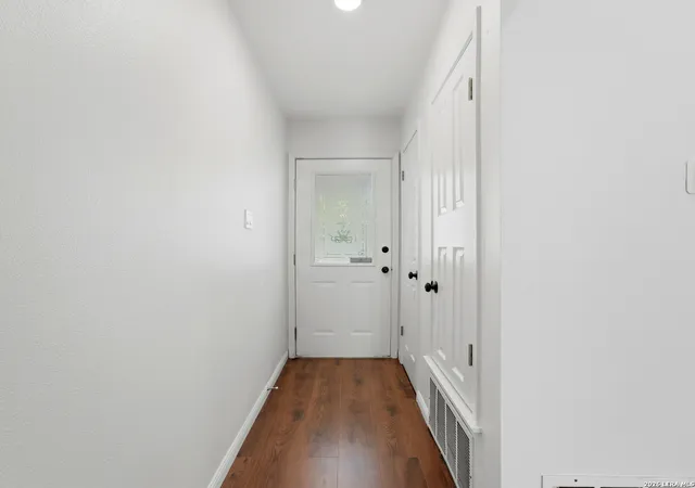 5th image of 104 S Mount Rushmore Dr, Cedar Park, TX 78613 | MLS# 1998230