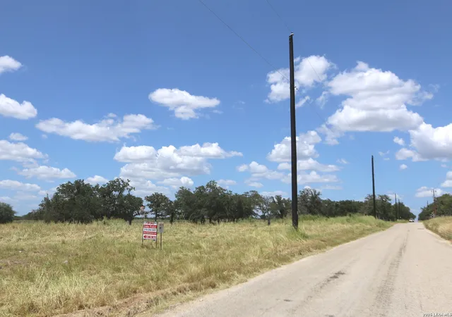 1st image of 247 County Road 331, Floresville, TX 78114 | MLS# 1998238