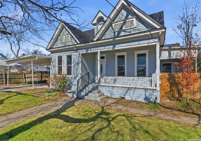 Photo 1 of Sale Pending at 222 E Cedar, Seguin, TX 78155 | MLS# 1998304 | Listing updated on 2026-09-09