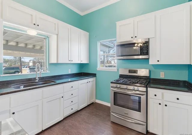 Photo 4 of Sale Pending at 222 E Cedar, Seguin, TX 78155 | MLS# 1998304 | Listing updated on 2026-09-09